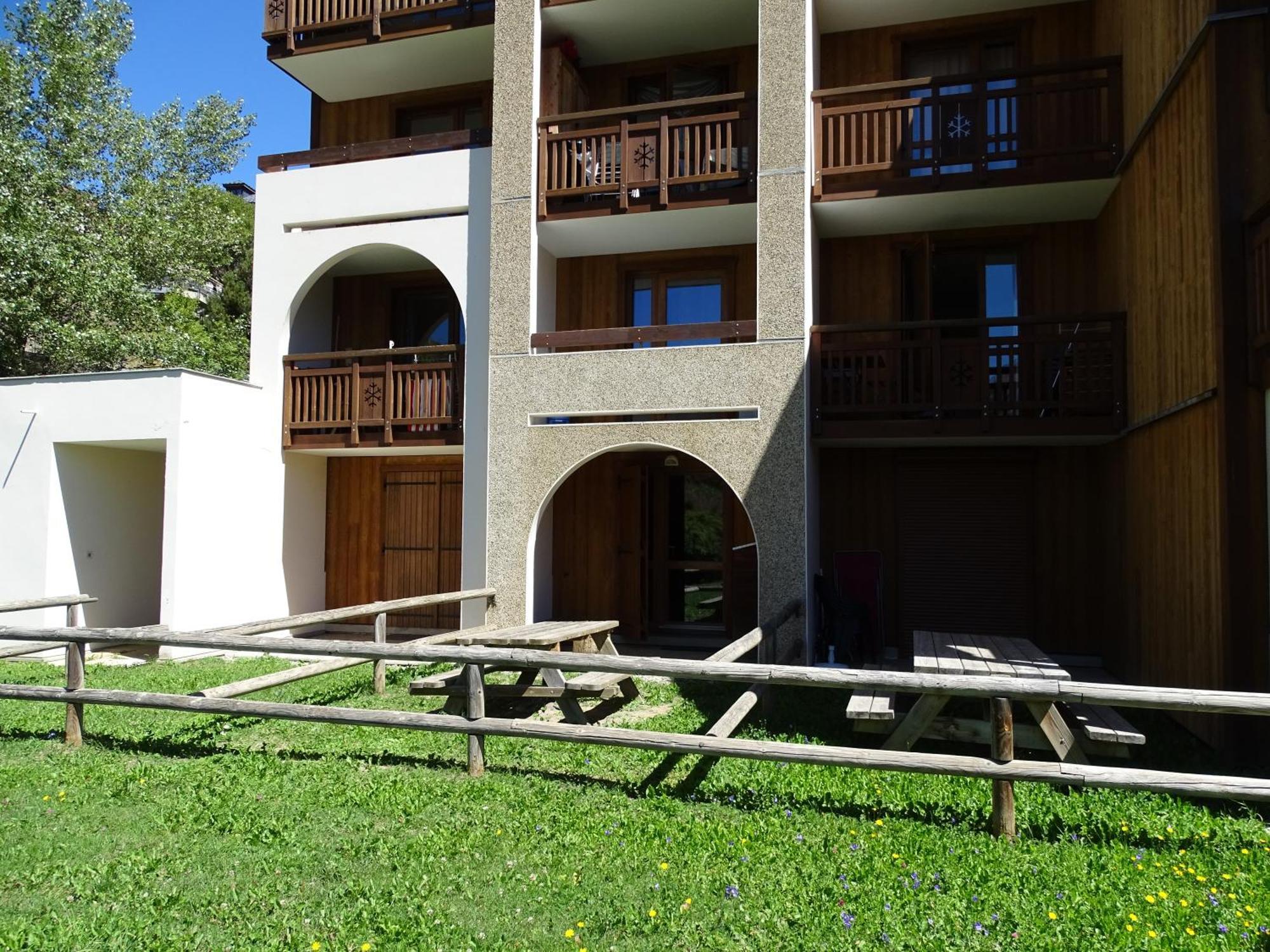 Studio Avec Jardin Et Garage, Proche Super Venosc เลส์เดอซาลป์ ภายนอก รูปภาพ